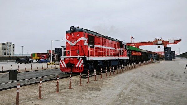 Yiwu-Ningbo-Zhoushan Port sea-rail service achieves 1m TEUs