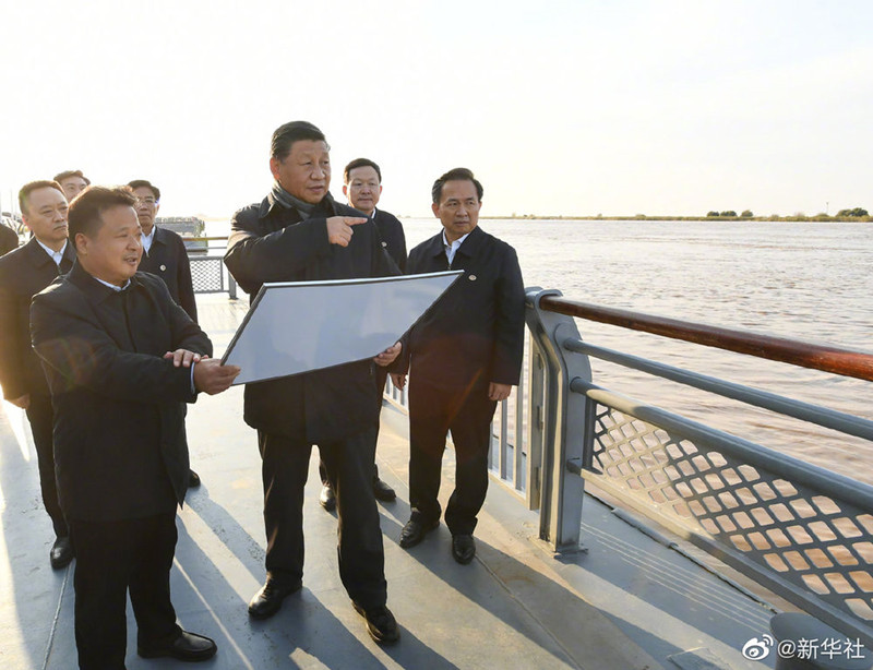 Xi inspects Yellow River estuary.jpg