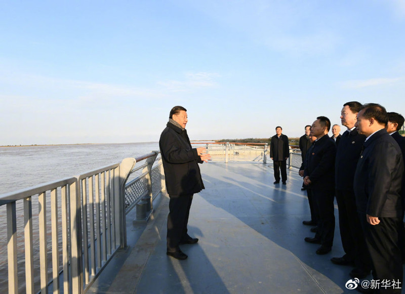 Xi inspects Yellow River estuary.jpg