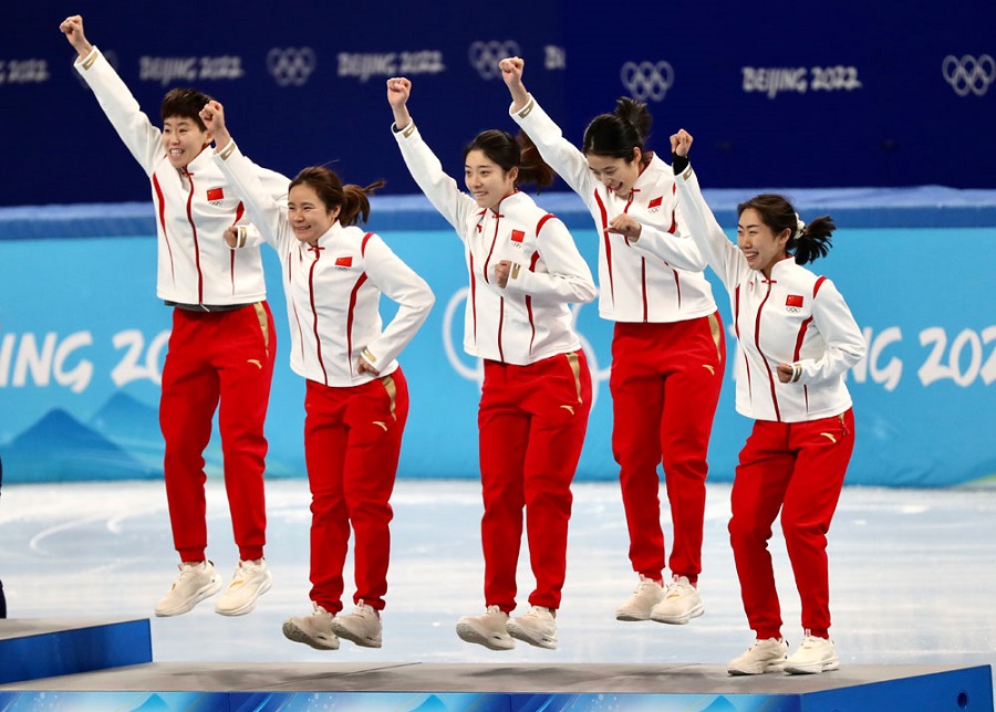 Team China wins bronze in women's 3000m relay1.jpeg