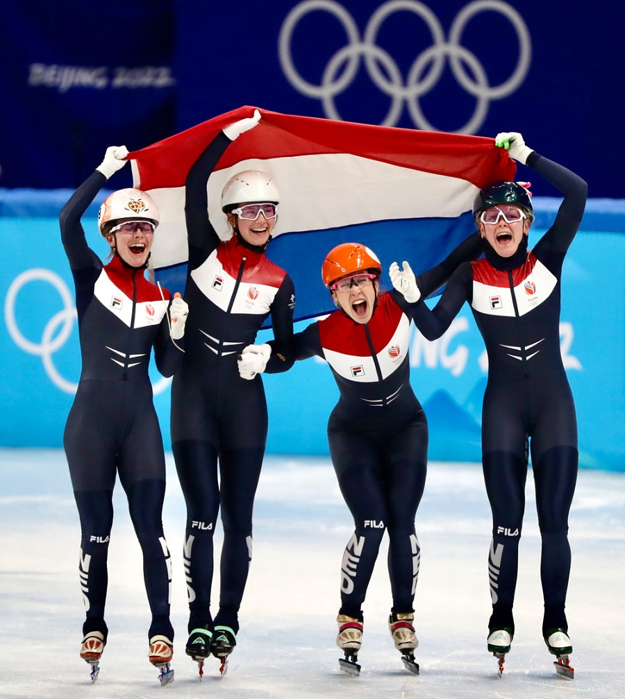 Team China wins bronze in women's 3000m relay2.jpeg