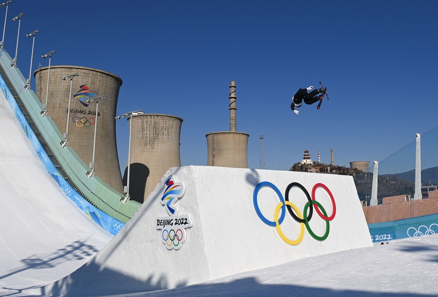 Winter sports take root in dual-Olympic city of Beijing2.jpg