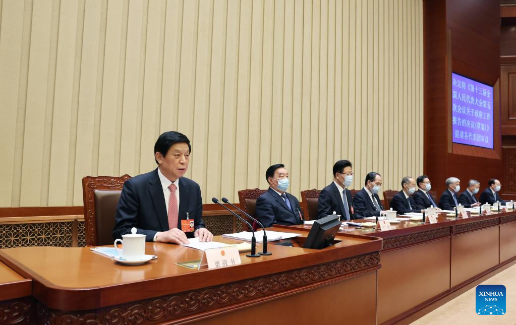 Presidium of China's annual legislative session holds 2nd meeting1.jpg