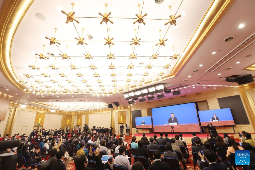 Chinese premier meets press after annual legislative session3.jpg