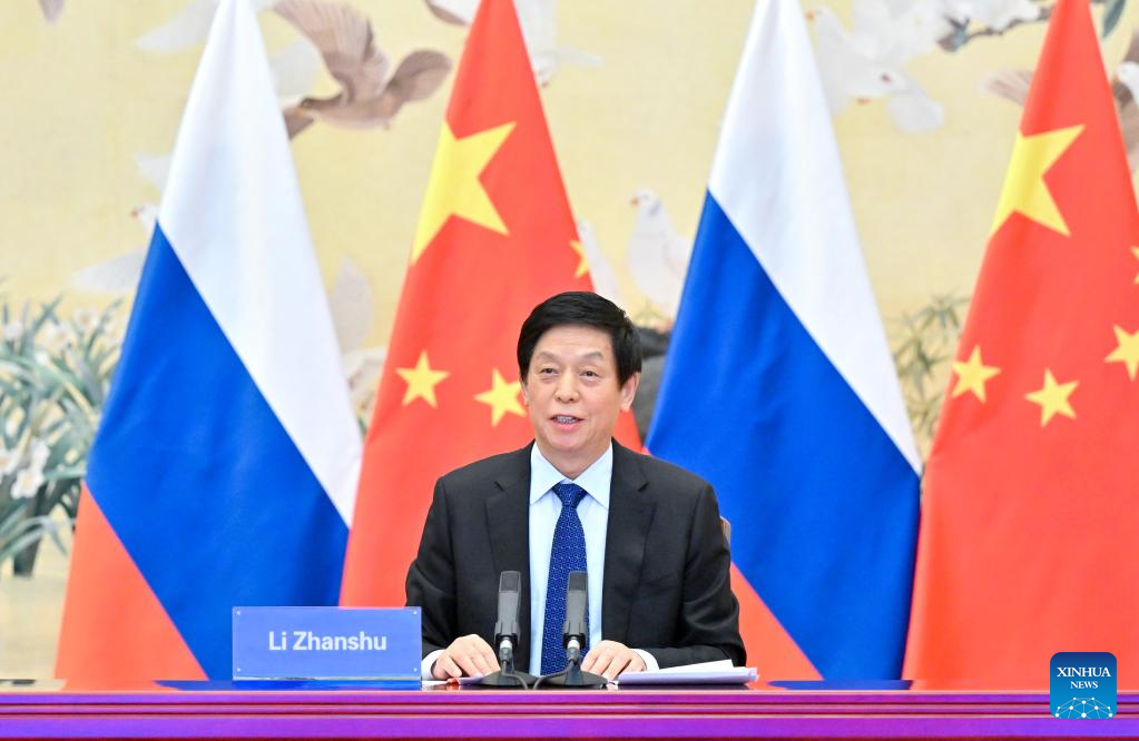 Top Chinese legislator holds talks with Russian Federation Council speaker1.jpg