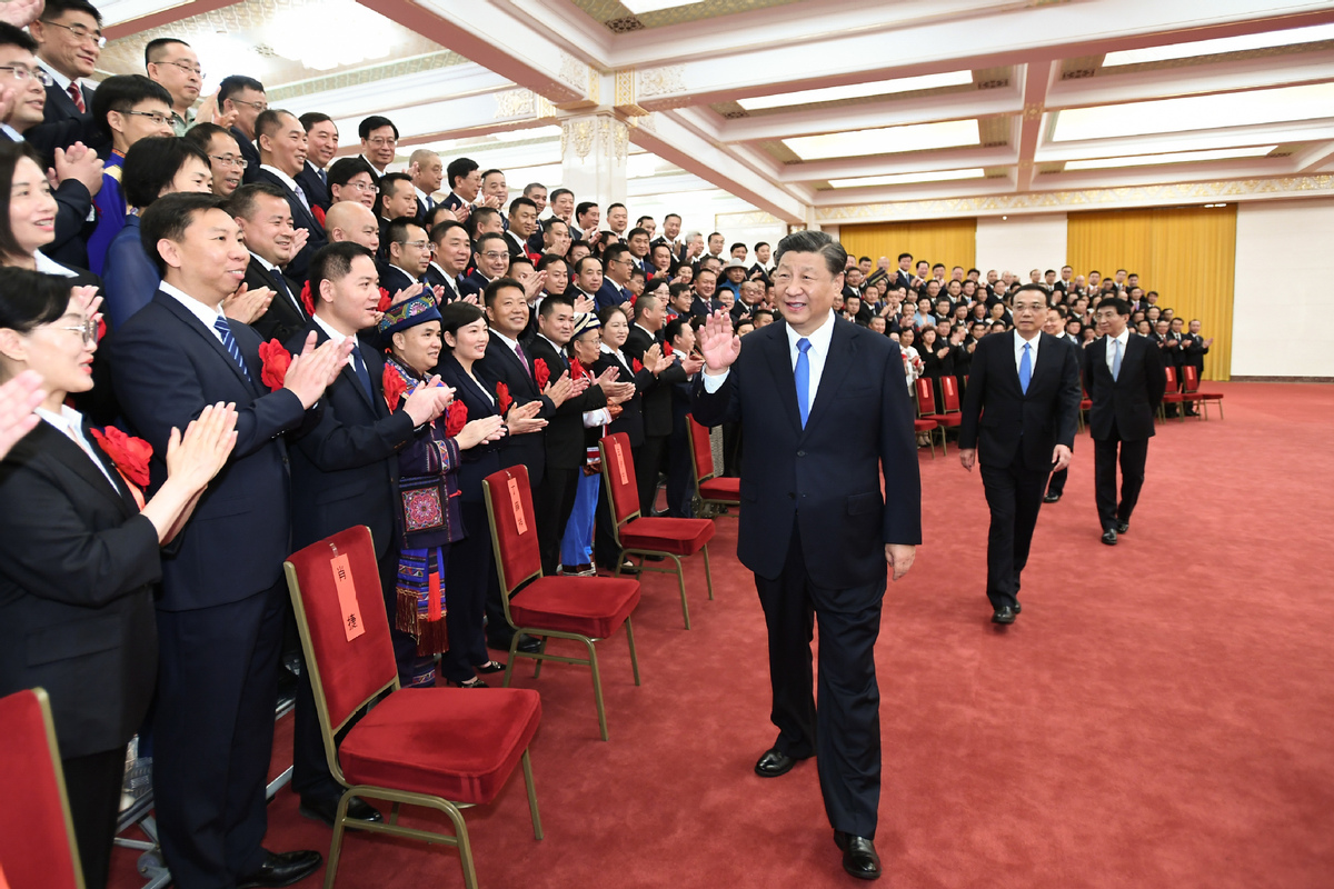Xi meets representatives to meeting on work related to handling public complaints1.jpeg