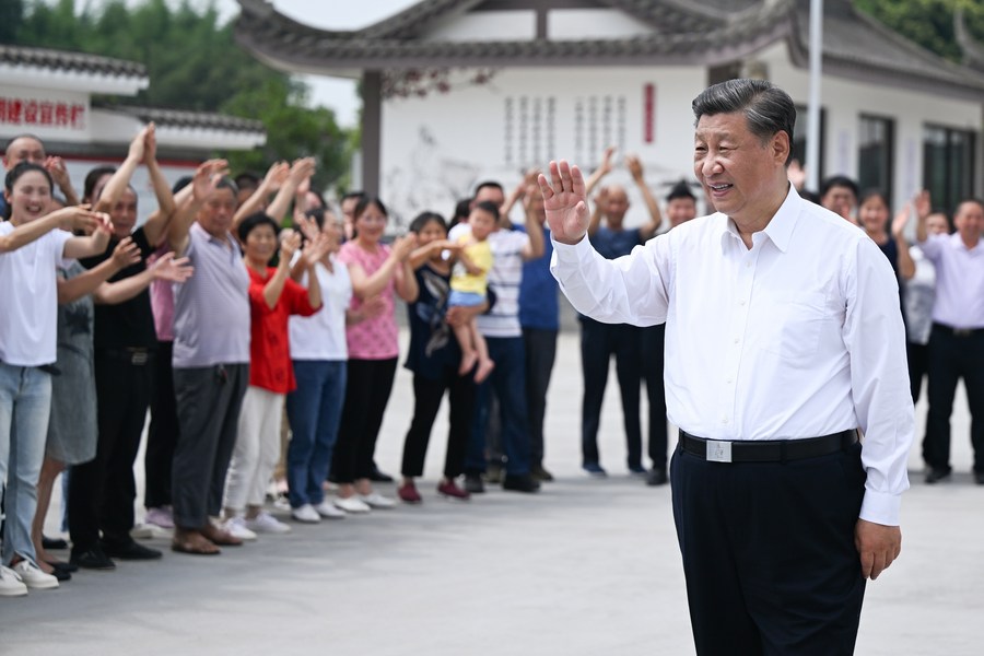 Inspecting Sichuan, Xi stresses maintaining stable economic development.jpeg