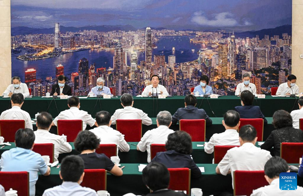 0629-Senior official emphasizes protection of Yangtze River.jpg