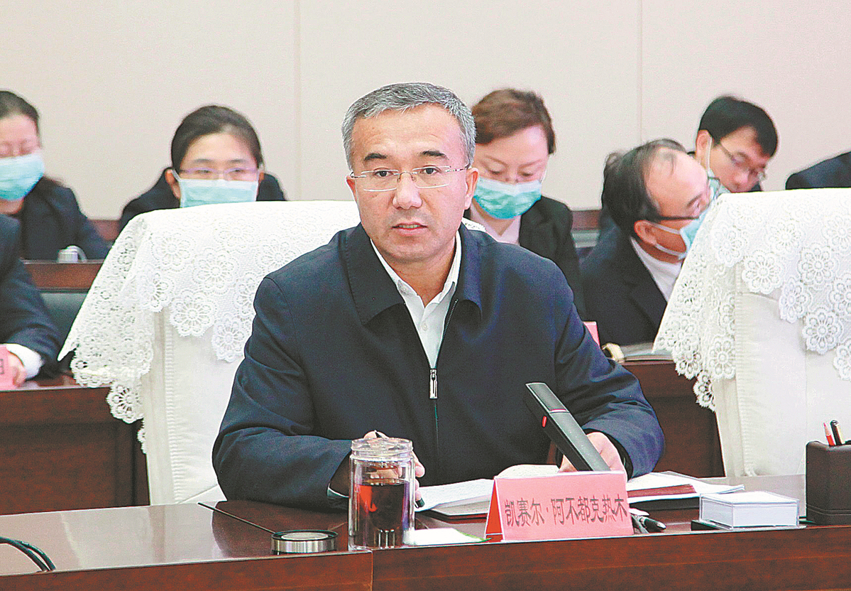 Deputy endeavors to promote high-quality medical services in Xinjiang.jpeg