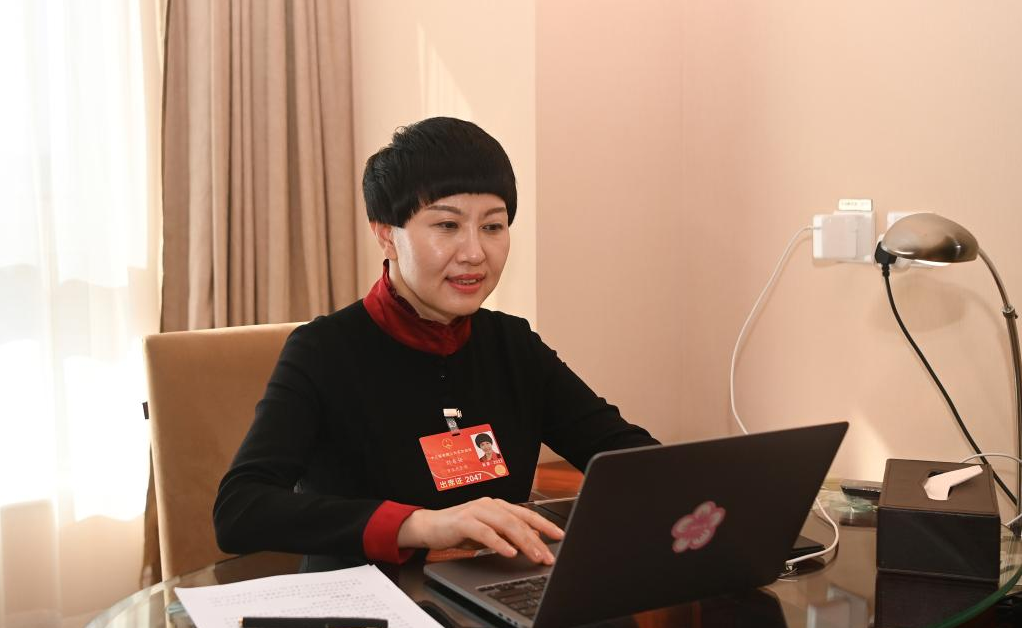 NPC deputy from Chongqing makes suggestions about education3.jpg