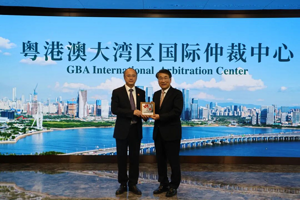 President of the KCAB Visits SCIA