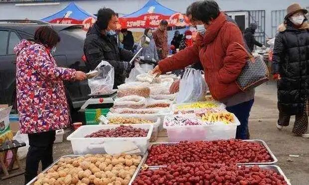 POTRET Barang Kebutuhan Imlek di Pasar Shandong-Image-6