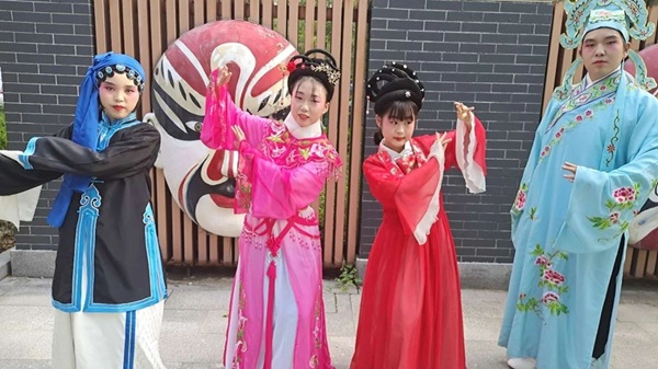 1737879286694025729.jpg 东营英文网1.jpg