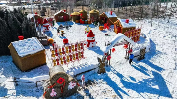 눈 내린 둥잉, 야외 활동 인파 북적… 겨울철 빙설 명소 인기