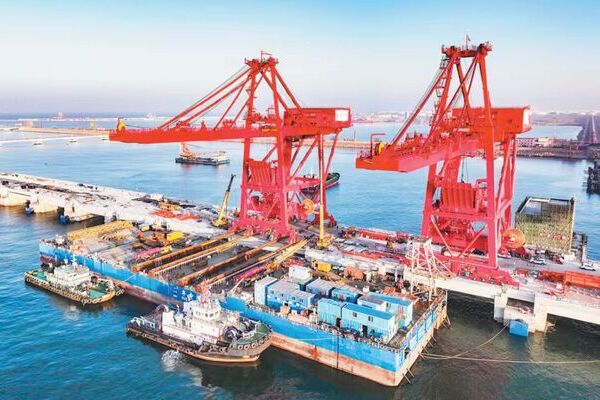 Qingdao Port forges ahead with ore terminal, LNG berth developments