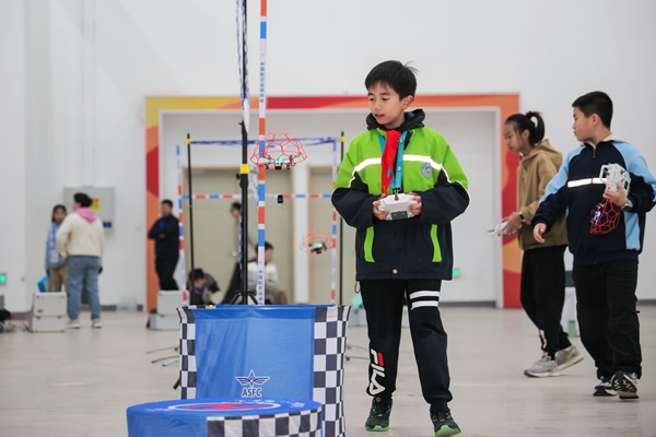 Qingdao WCNA hosts national youth drone competition
