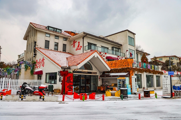 Yumingzui guesthouse area shines as coastal tourism landmark