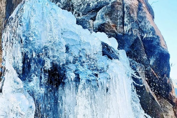 Icy wonders of Taishan Mountain's Caishixi