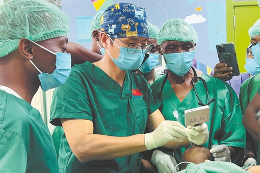 Chinese doctor dies rescuing woman from ocean waters