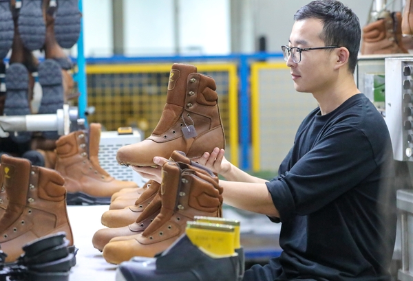 1760517107428055687.jpg 2402818444598837439.jpg