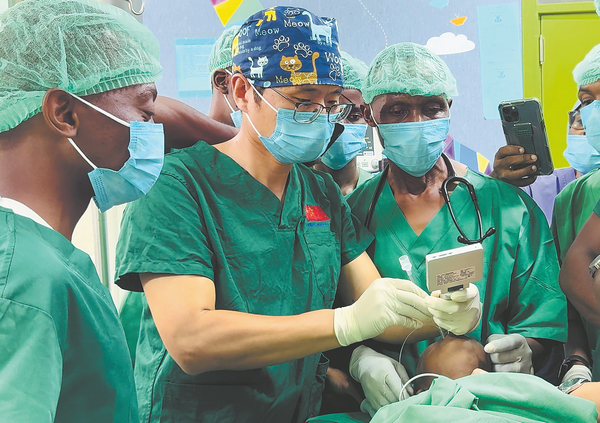 Weifang doctor sacrifices life to save another 