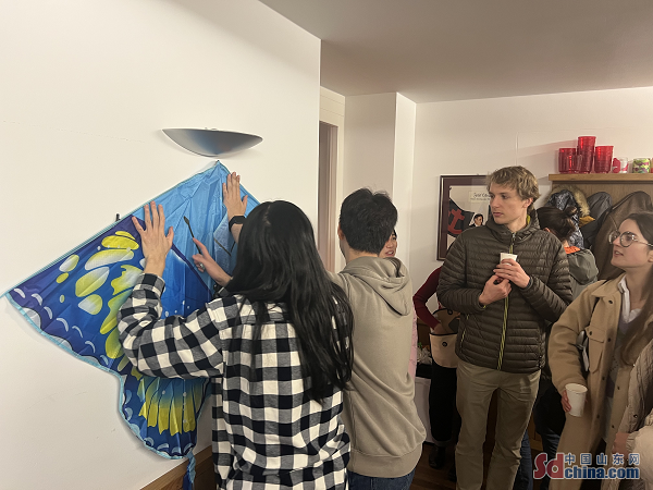  Weifang kites fly to Munich for cultural celebration