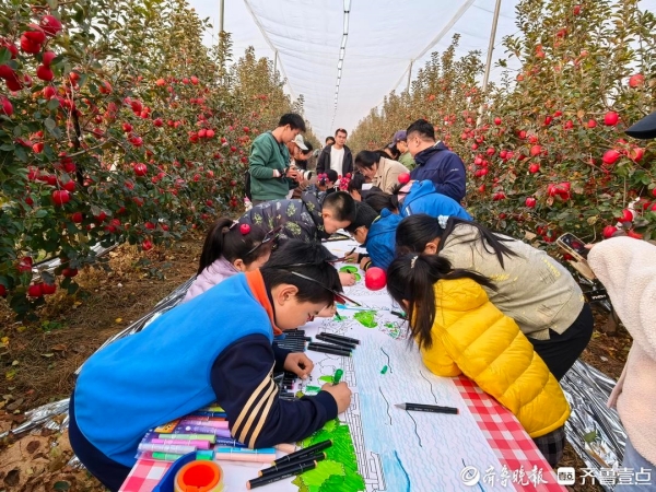Parent-child apple picking event in Yantai blends tourism with education
