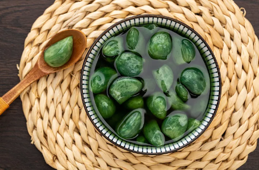 A taste of tradition: Making Laba garlic in Yantai