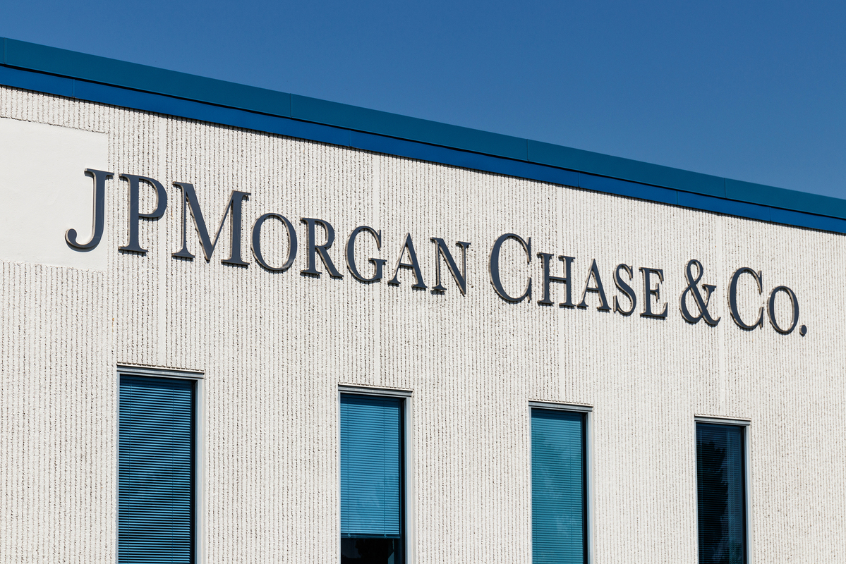 JPMorgan building more ties with China