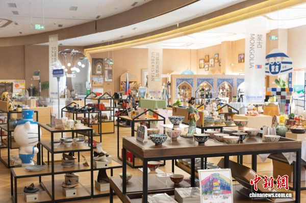 1765417708461053471.jpg 中新网.jpg