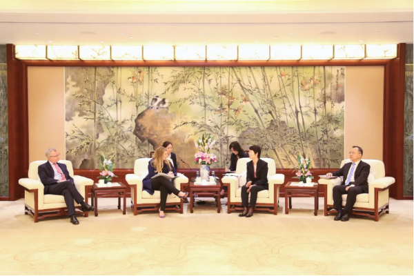 Shanghai vice-mayor holds IP talks with top US official