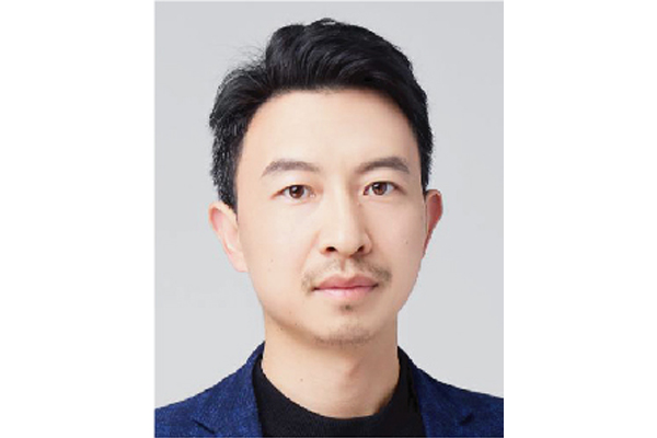 Mr. LU Yinghui, Founder aand Chairman of Shanghai SHYLON Optoelectronics