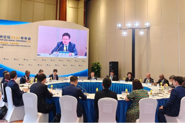 Shanghai official advocates green growth at Boao Forum