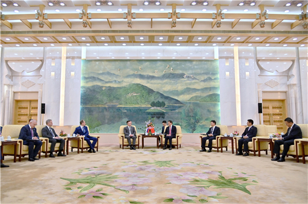 Ying Yong meets with Russian counterpart in Beijing