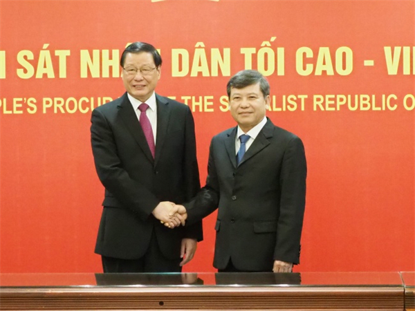 Ying Yong meets with Vietnamese counterpart
