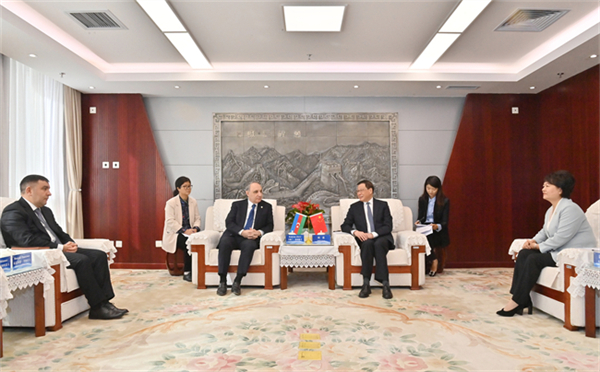 Ying Yong meets with Azerbaijani prosecutor general