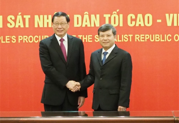Ying Yong meets with Vietnamese counterpart