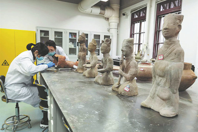 NPC deputies help protect cultural relics
