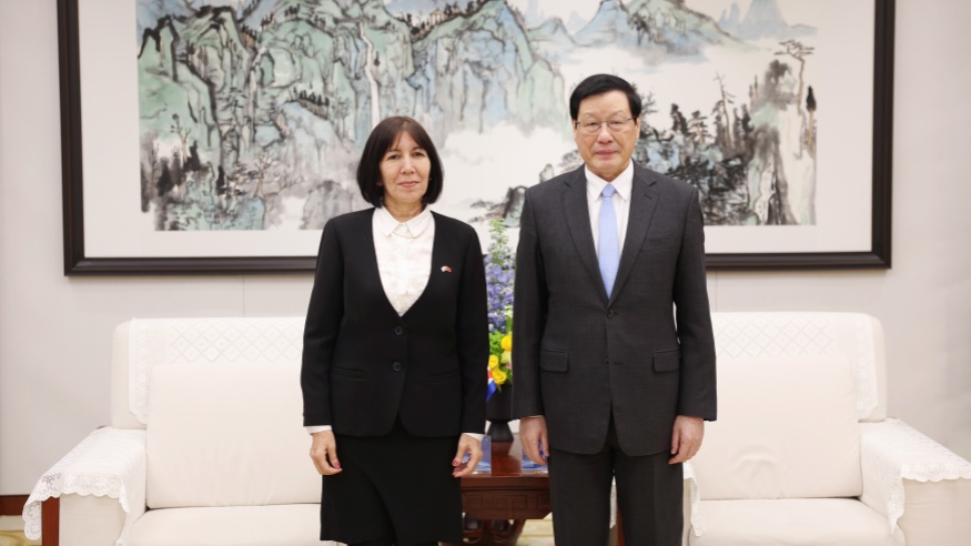 Ying Yong meets with Cuban Deputy Attorney General