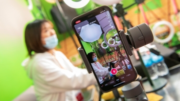 Cross-border livestreaming gives a lift to Chinese factories