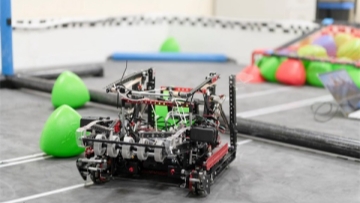 AI robotics learning booms in U.S. education