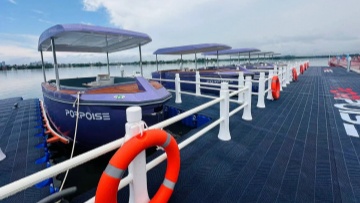 Smart boats buoy up leisure biz in Hubei