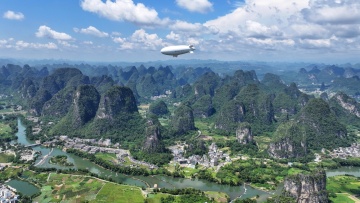 China's manned airship enables 'in the clouds' sightseeing