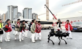 Chengdu-made robots provide security and sales at table tennis tournament