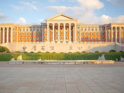 Yunnan University recruits global eminent professors, scholars