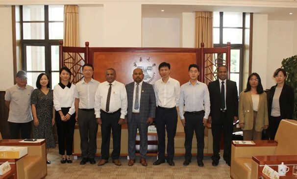 Officials from Sri Lankan province visit Yunnan University