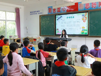 Yunnan University team aids student sports, arts education