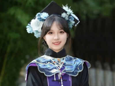 New Yunnan University graduate gown evokes classical beauty