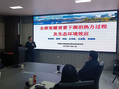 Leading professor visits, speaks at Yunnan University