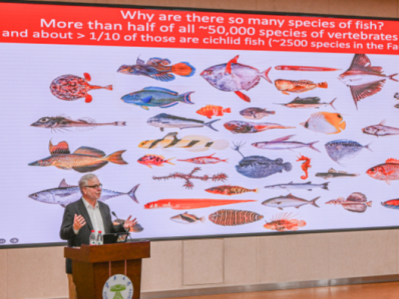 German biologist gives lecture at YNU
